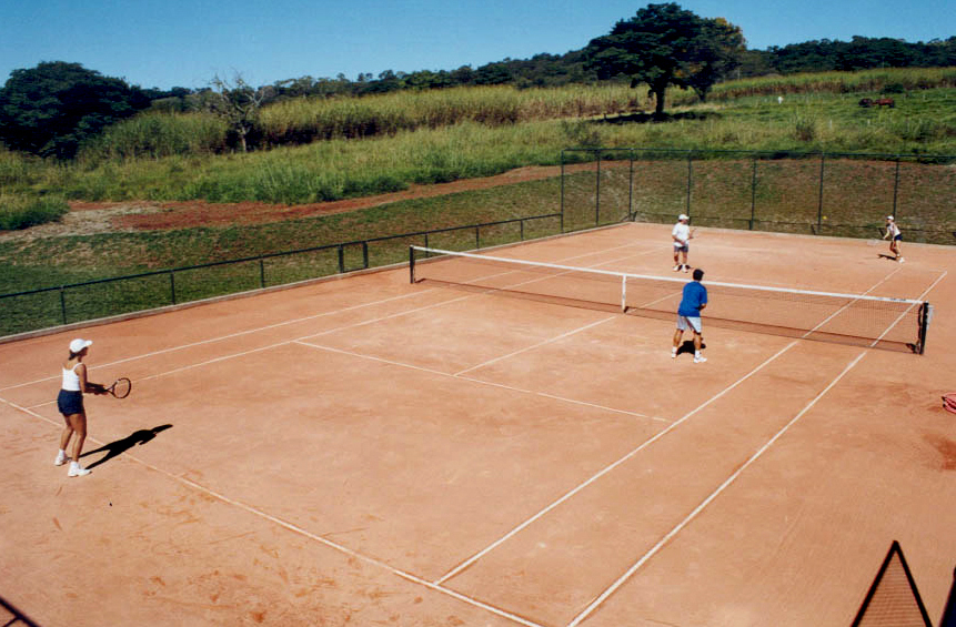 Quadra de tênis: lazer no Hotel Fazenda Boa Esperança